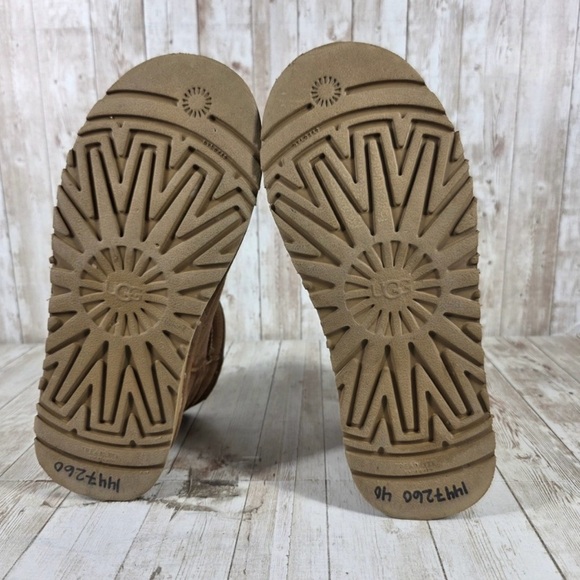 UGG Classic Ultra Mini Platform Chestnut Brown Suede Ankle Boots Women F19010D - Picture 6 of 7